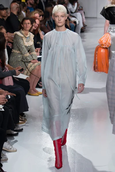 Look 14